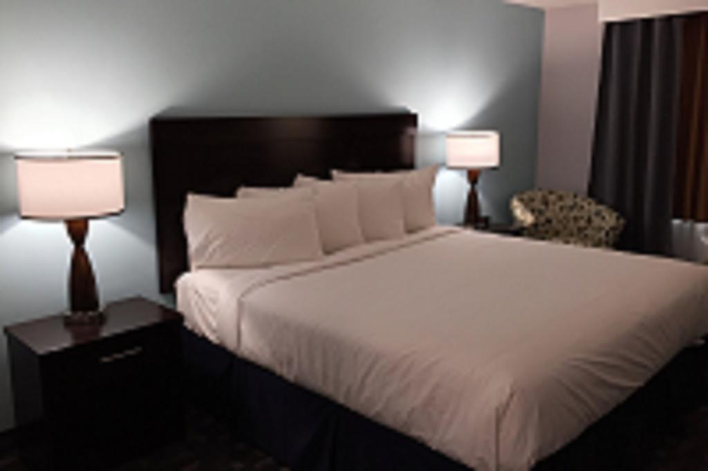 Travelodge By Wyndham Rosetown Esterno foto