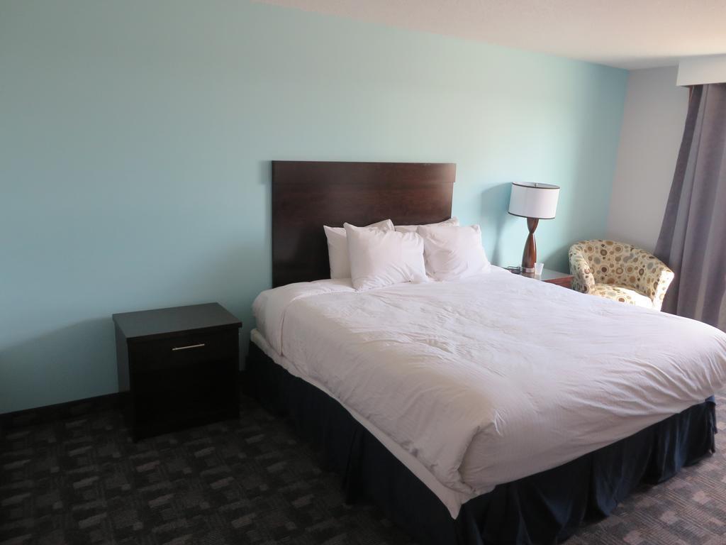 Travelodge By Wyndham Rosetown Esterno foto