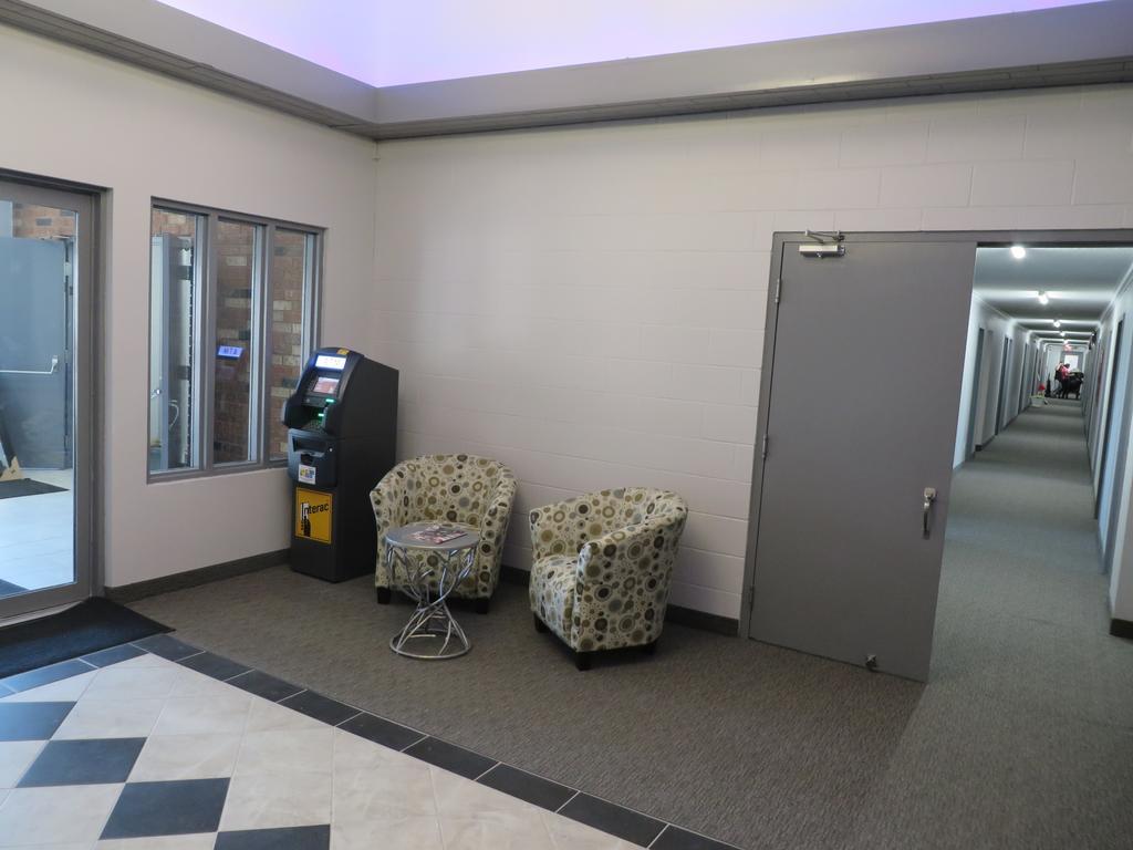 Travelodge By Wyndham Rosetown Esterno foto